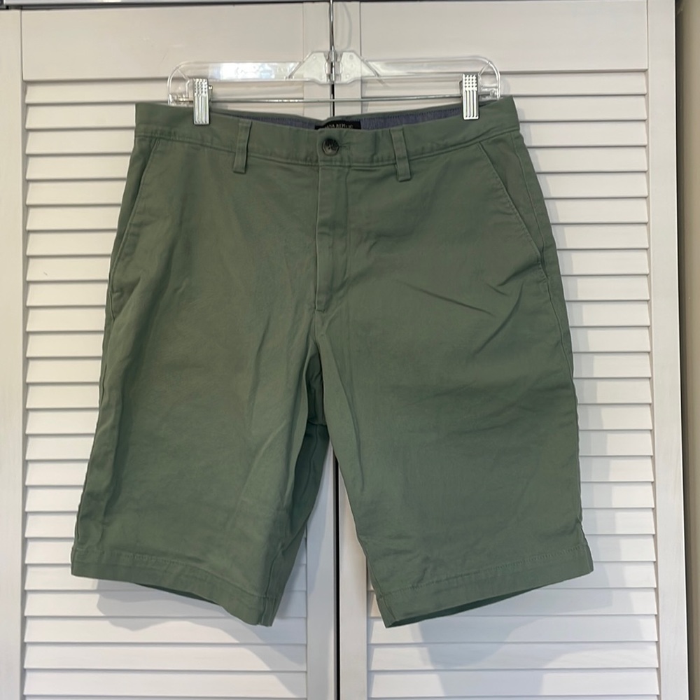 BRAND NEW BANANA REPUBLIC SHORTS
